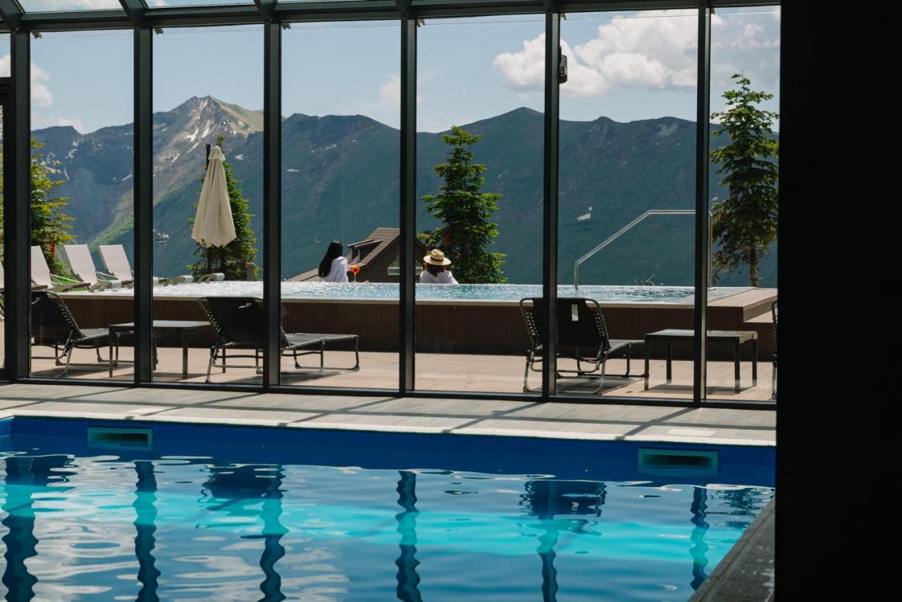 Gudauri Lodge ภายนอก รูปภาพ The swimming pool at the Hotel Axelmannstein