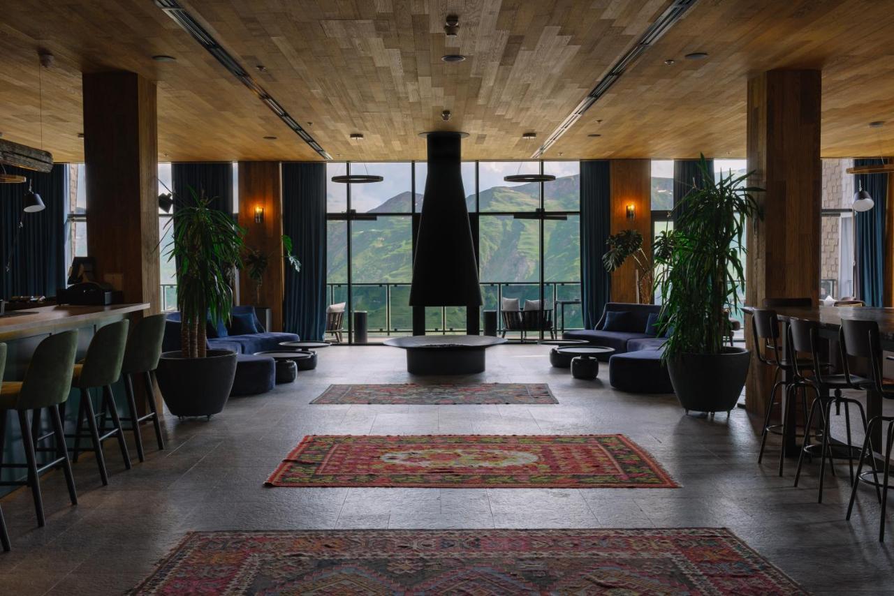 Gudauri Lodge ภายนอก รูปภาพ The lobby at the Hotel Zags