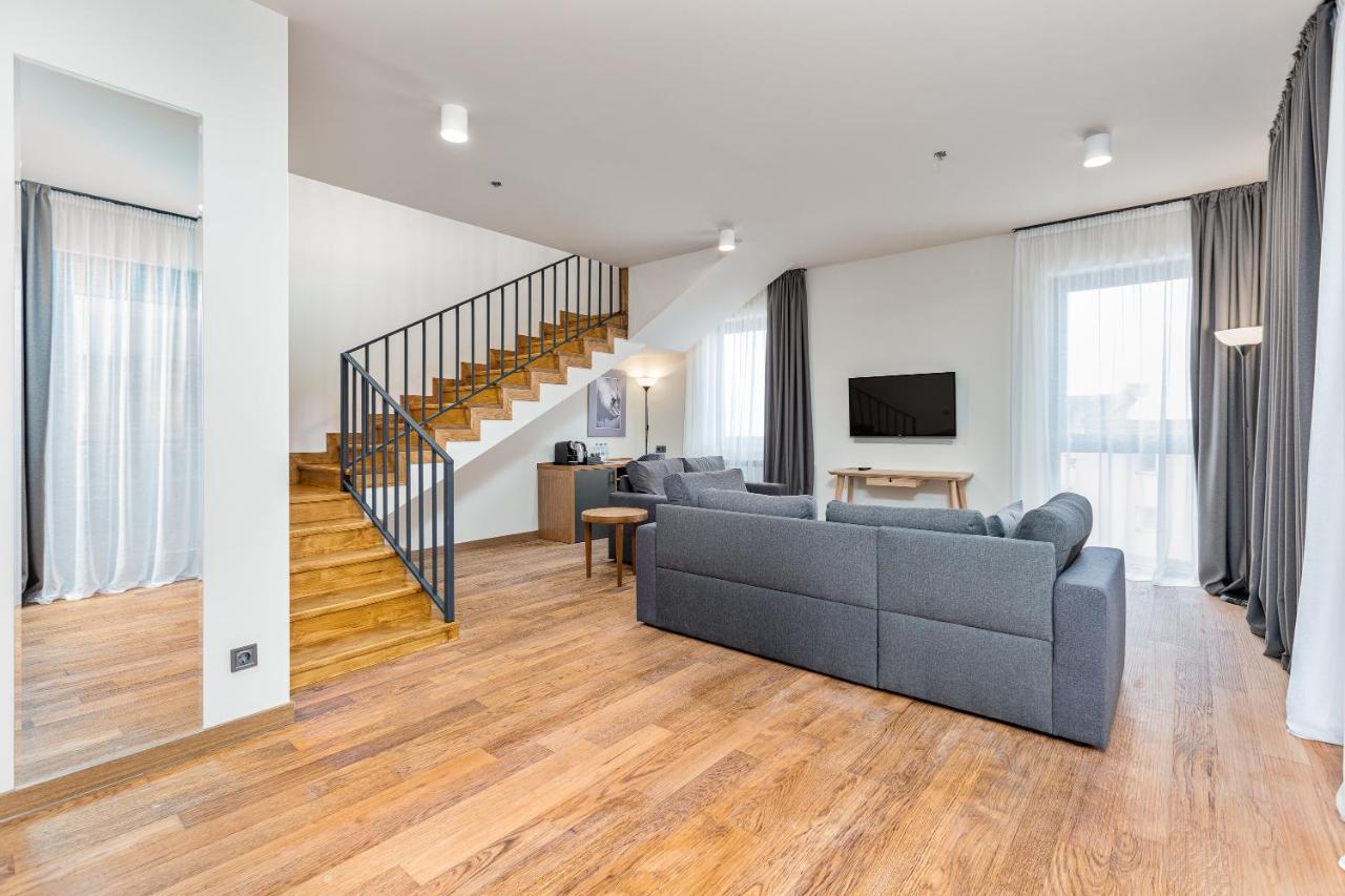 Gudauri Lodge ภายนอก รูปภาพ Interior of a modern apartment