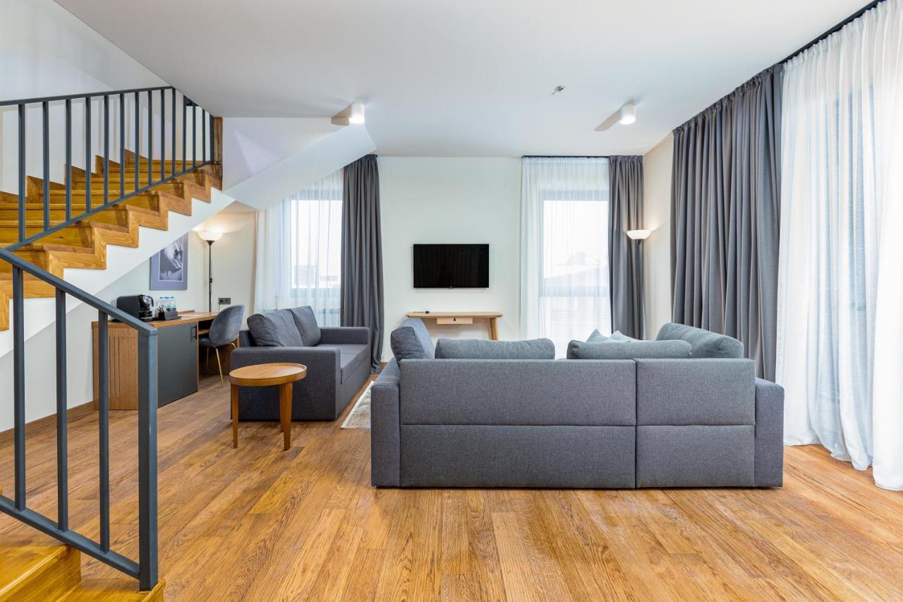 Gudauri Lodge ภายนอก รูปภาพ Laminate flooring