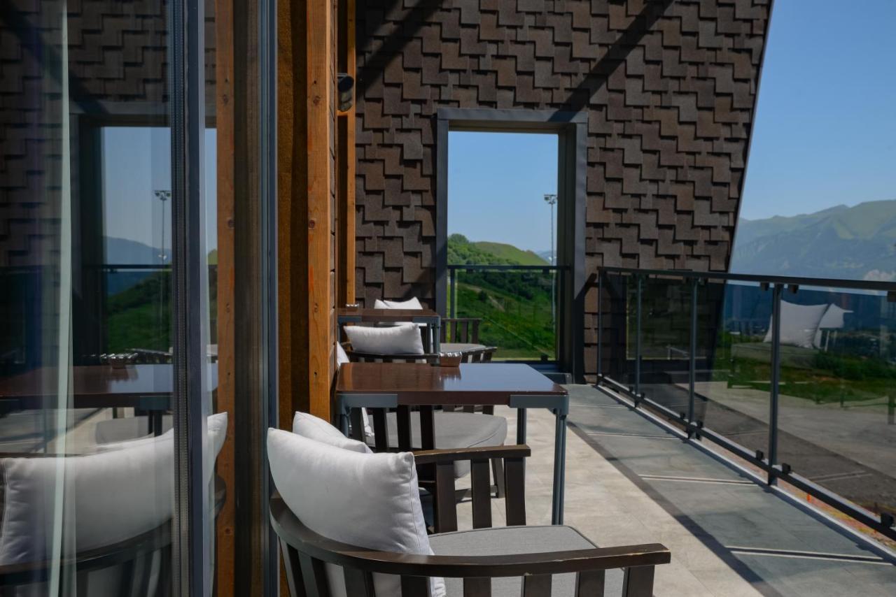 Gudauri Lodge ภายนอก รูปภาพ The Terrace