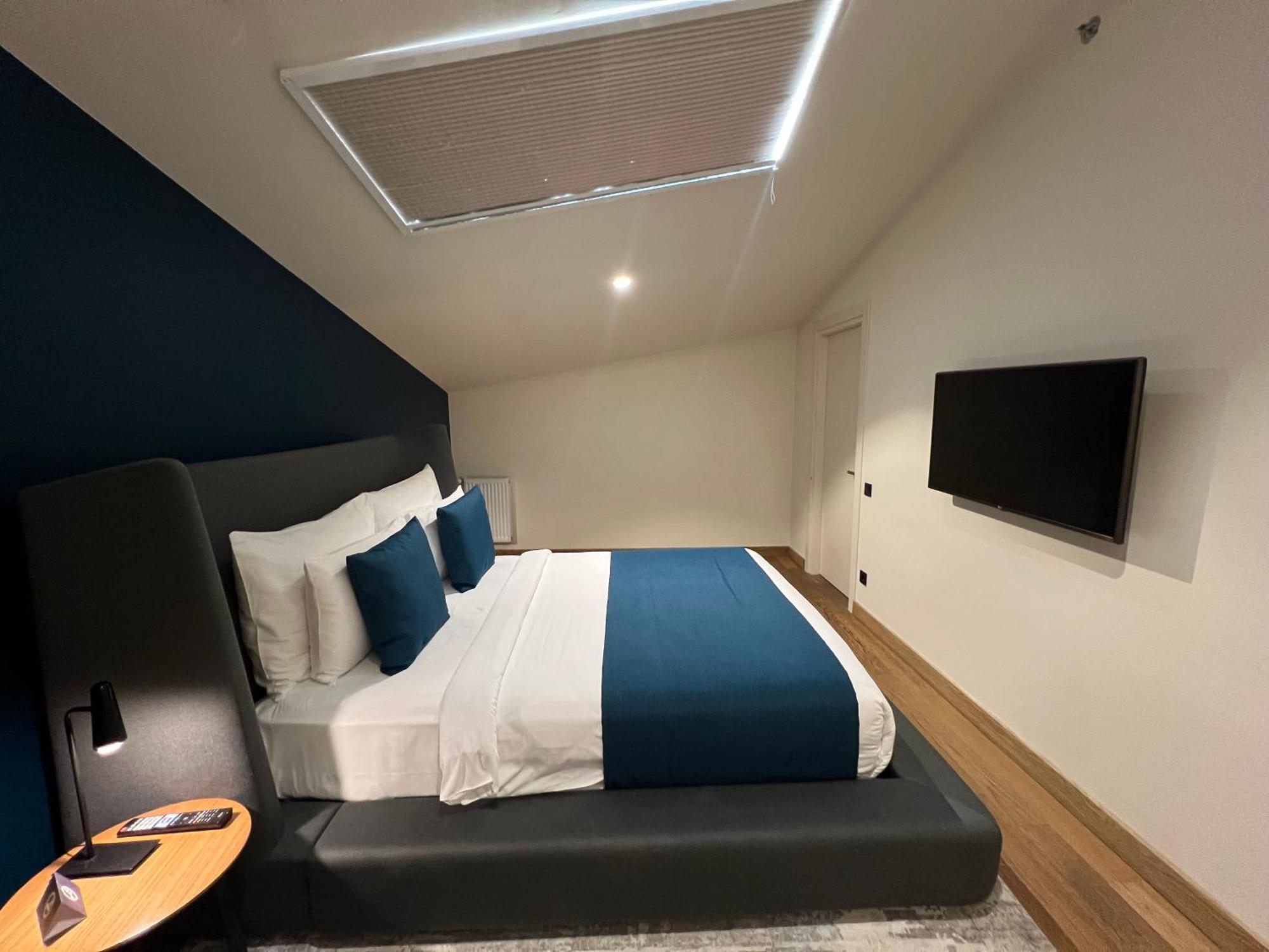 Gudauri Lodge ภายนอก รูปภาพ A bedroom at the hotel